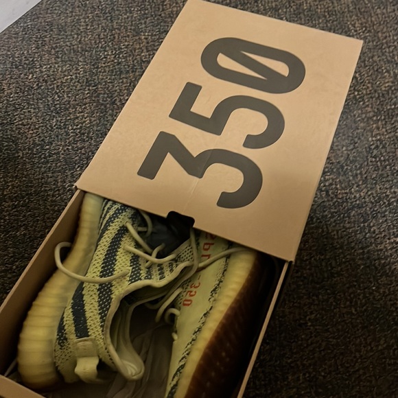 Yeezy boost 350 V2 - Picture 3 of 3